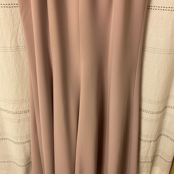 Dessy Seamed Bodice Crepe Trumpet Gown with Front Slit in Suede Rose Size 6 - Picture 4 of 9